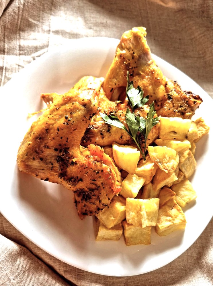 Pollo al horno con papas rústicas
